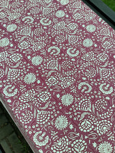 Load image into Gallery viewer, NEELA PINK Table Cover and Napkins Set
